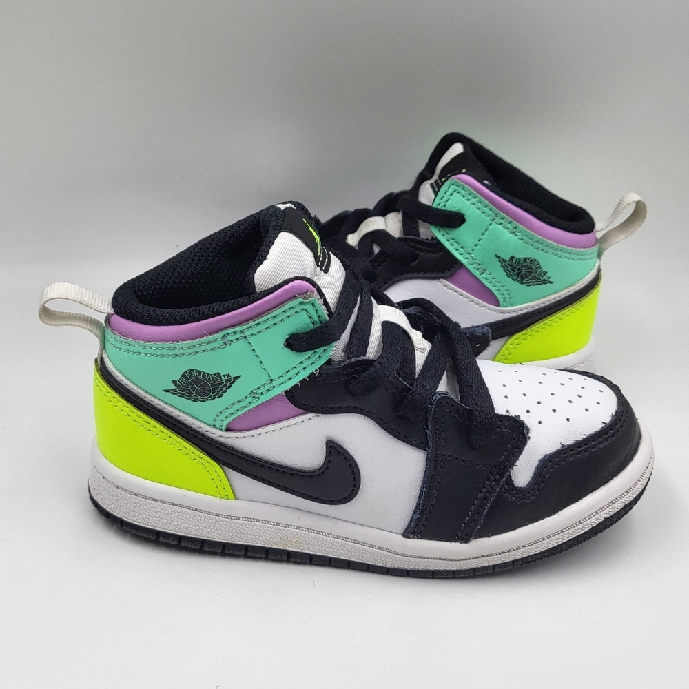 Nike Air Jordan 1 Mid Pastel Black Toe